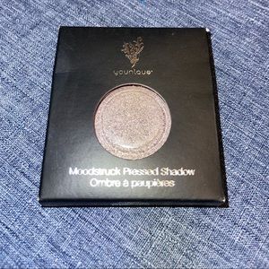 Younique moonstruck pressed shadow TRUSTING